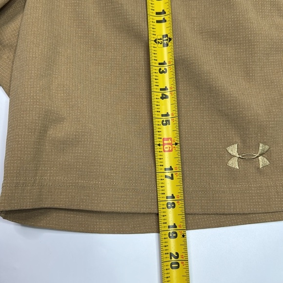 Under Armour Golf Carmel Brown Shorts Size Medium - Picture 4 of 7